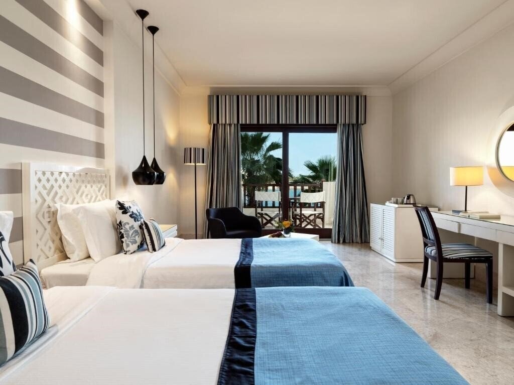 Фото Juweira Boutique Hotel 4*