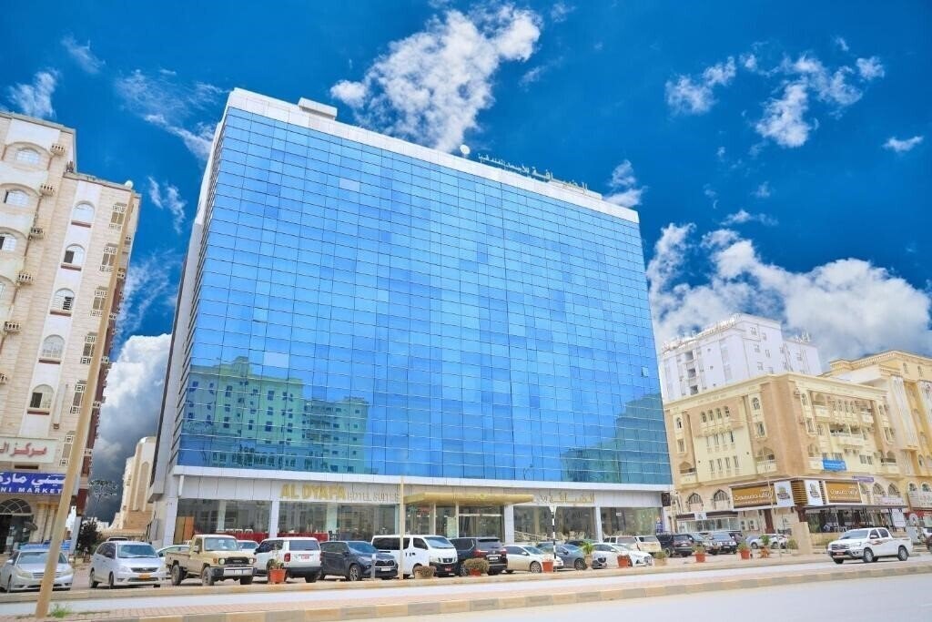 Отель Al Dyafa Hotel Suites 4*