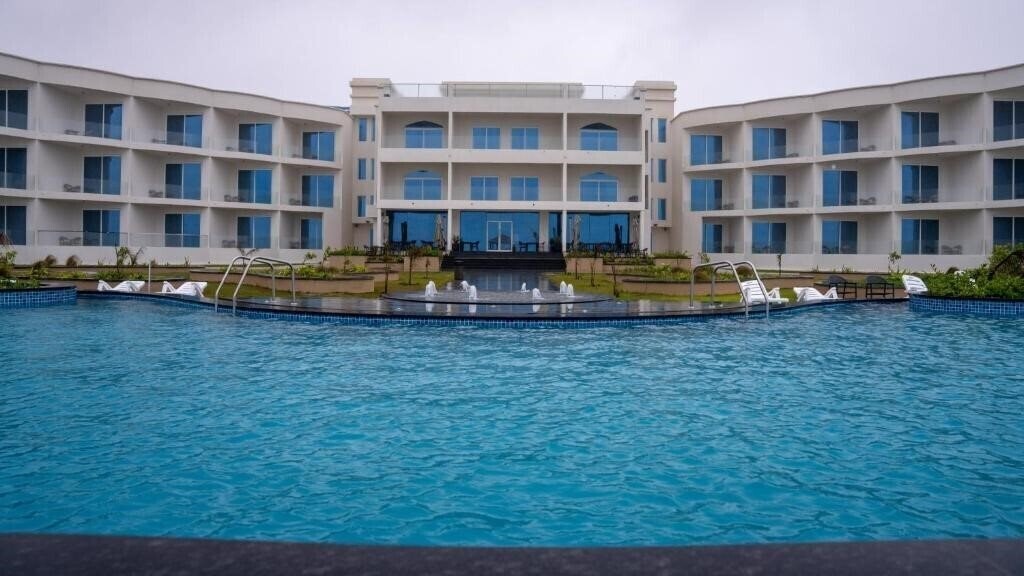 Отель Arabian Sea Resort 4*