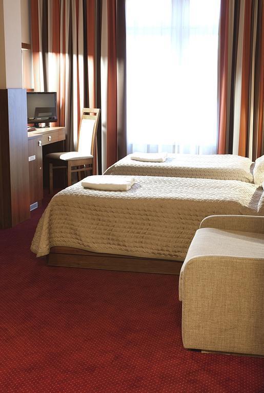 Картинка Alexander 3*