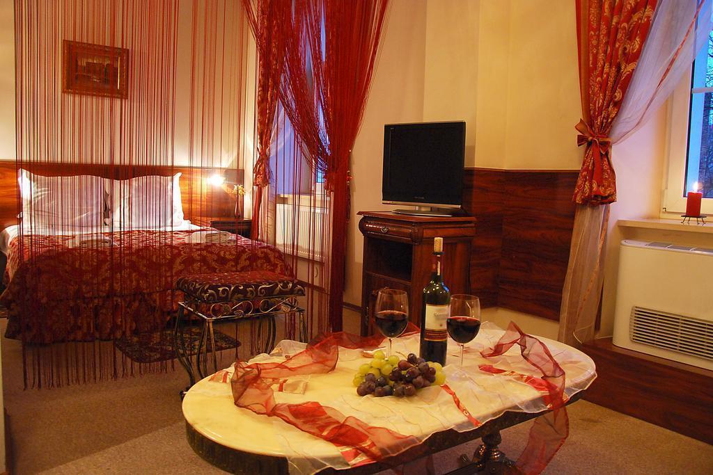 Отель Old Time Hotel 3*