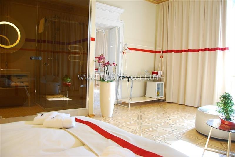 Отель Home Hotel 4*