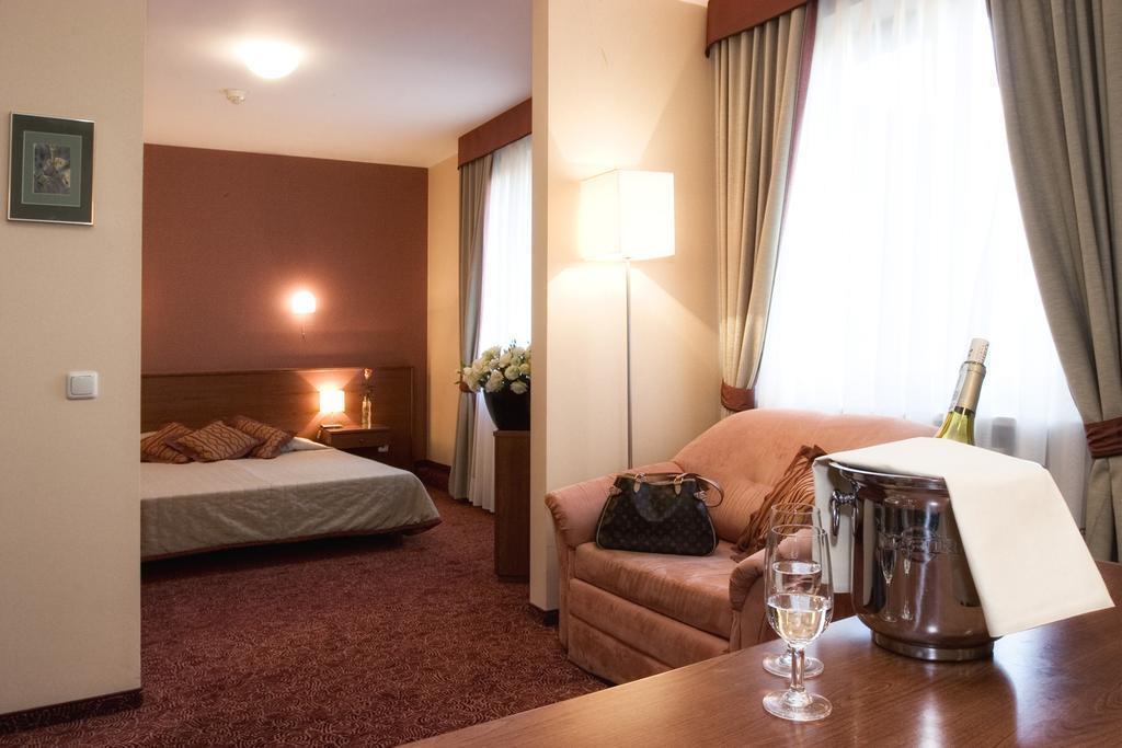 Отель Classic Hotel 3*