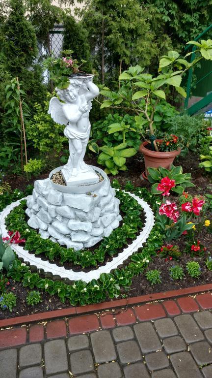 Картинка Monika 2*