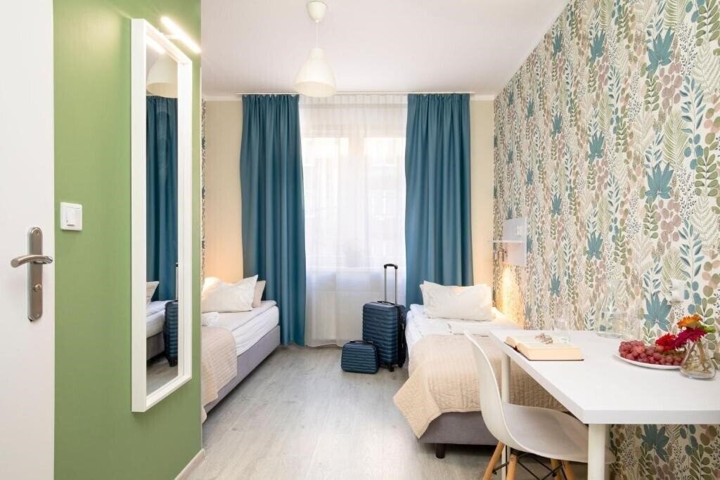 Отель Freedom Hostel 2*