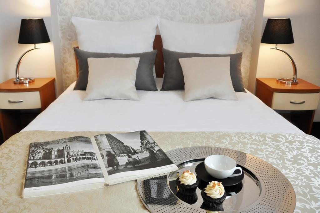 Отель Atrium 3*