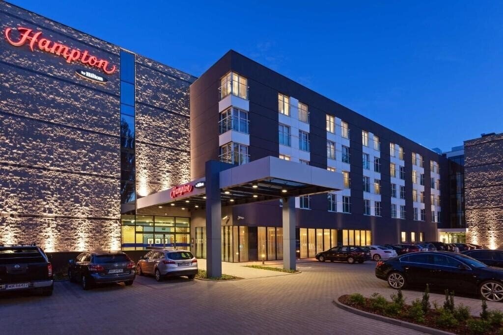 Отель Hampton By Hilton Warsaw Airport 3*