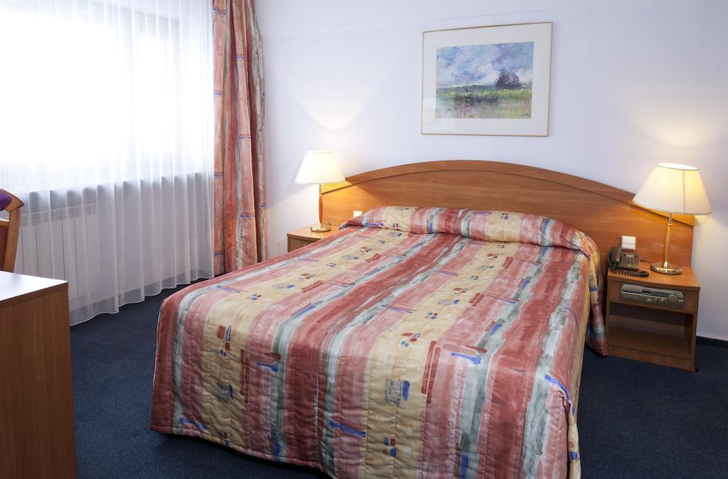 Фото Gromada Hotel Airport 3*