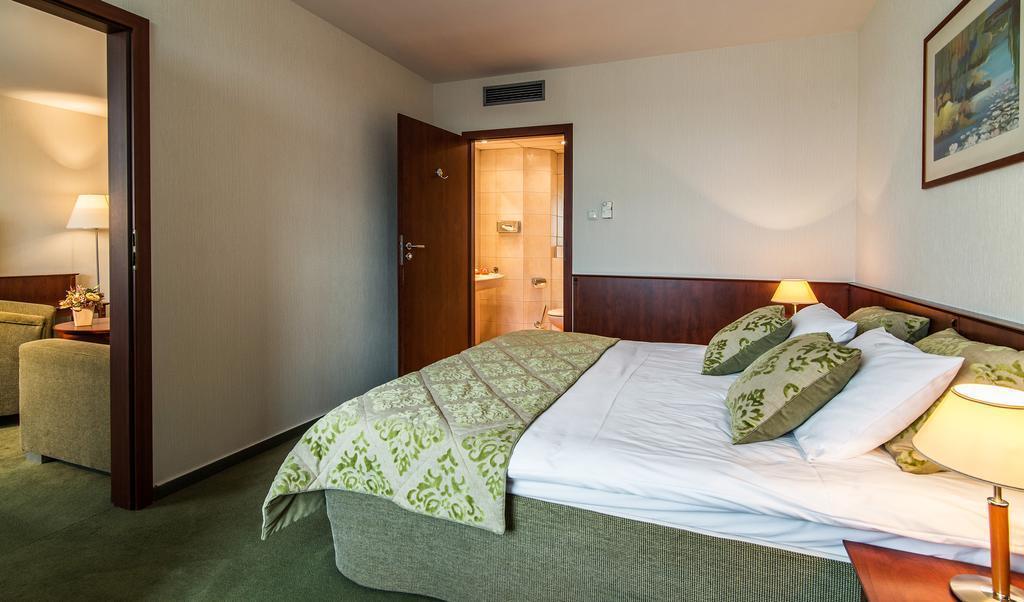 Картинка Airport Hotel Okecie 4*