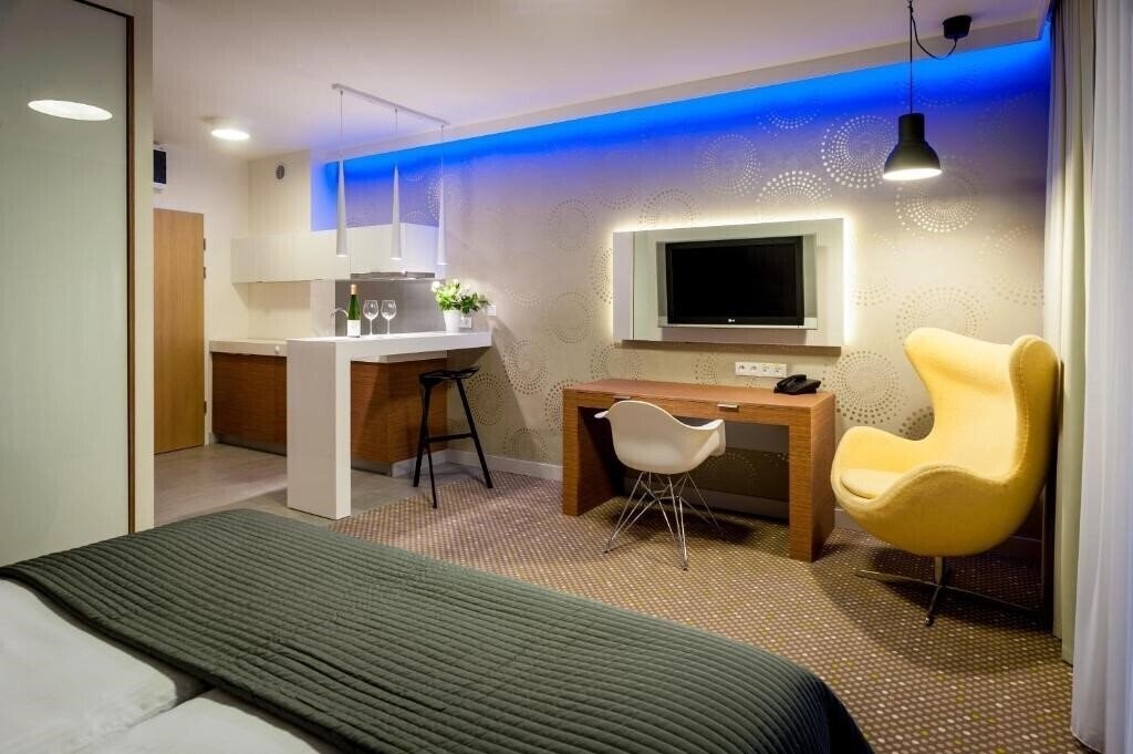 Картинка Invite 4*