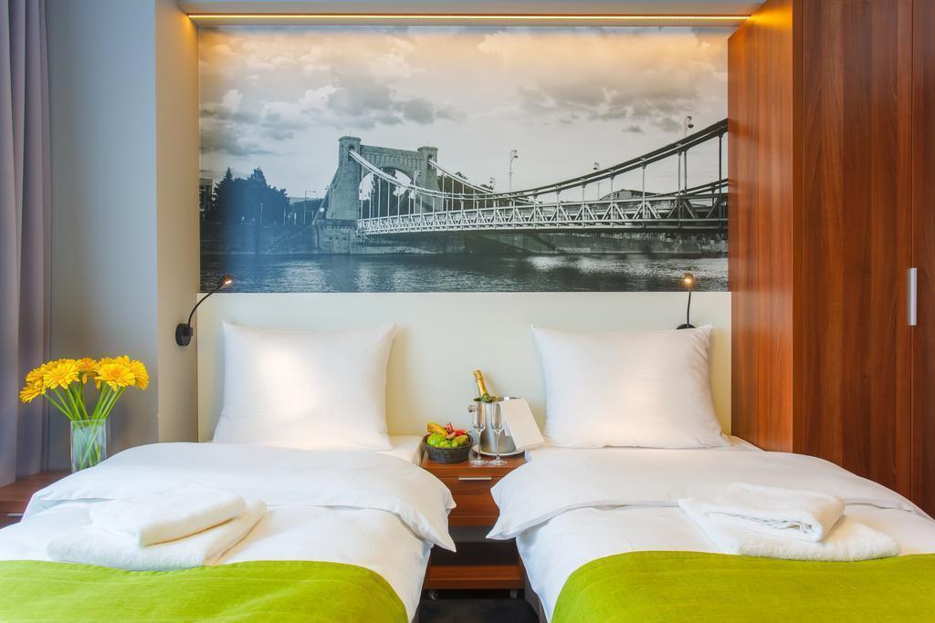 Отель Terminal Hotel 3*