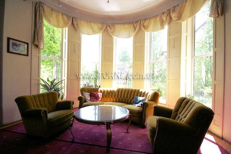 Отель Carlton 2*