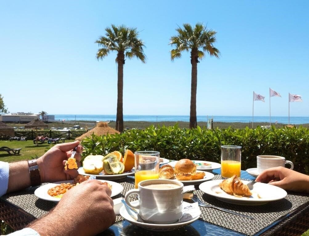 Картинка Dom Pedro Meia Praia Beach Club 3*