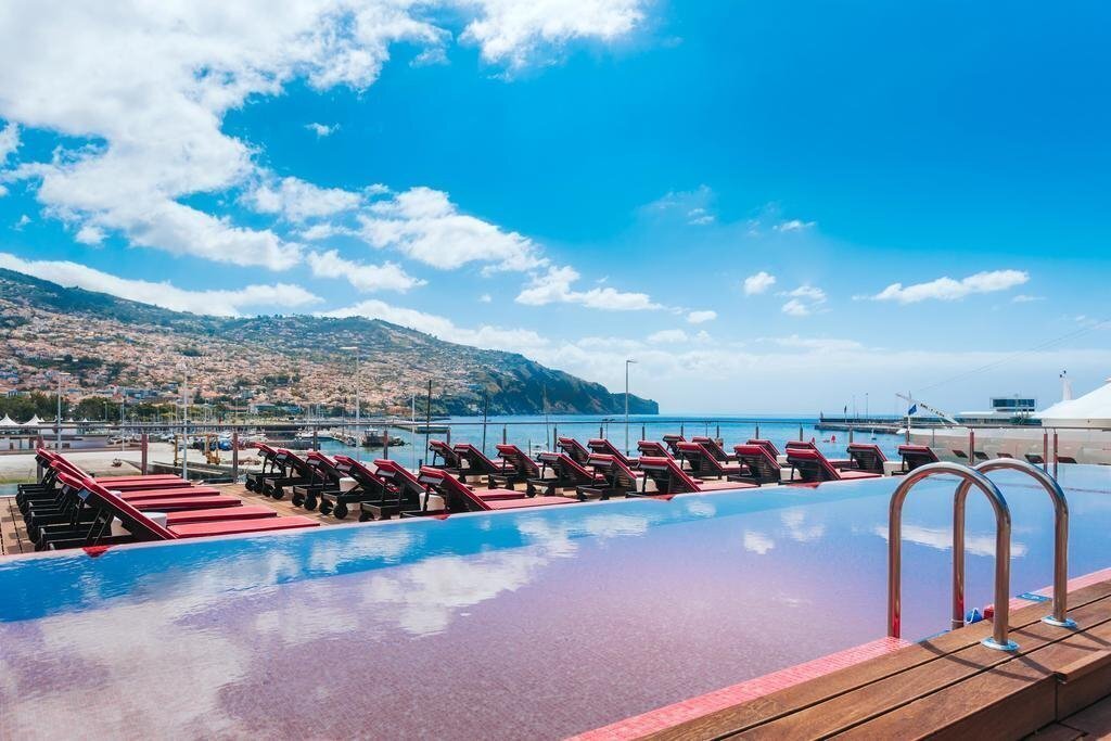 Отель Pestana CR7 Funchal Lifestyle Hotels 4*