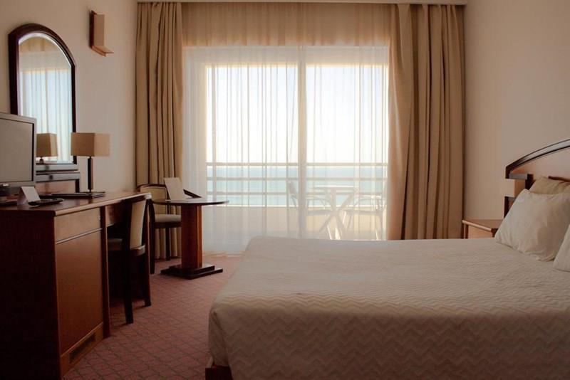 Изображение Ever Caparica Beach & Conference Hotel 4*