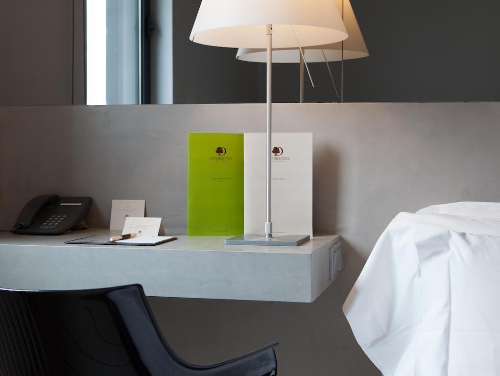 Отель DoubleTree by Hilton Lisbon Fontana Park 4*