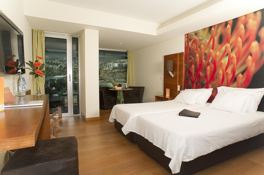 Изображение The Views Baia Adults Only (ex. Four Views Baia) 4*