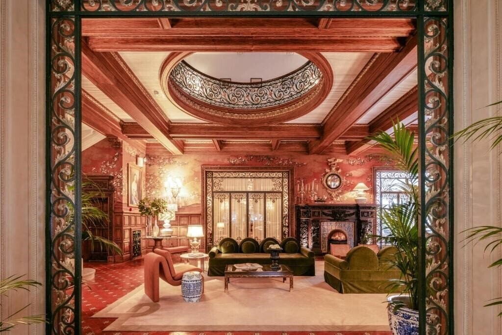 Отель Hotel Infante De Sagres 5*