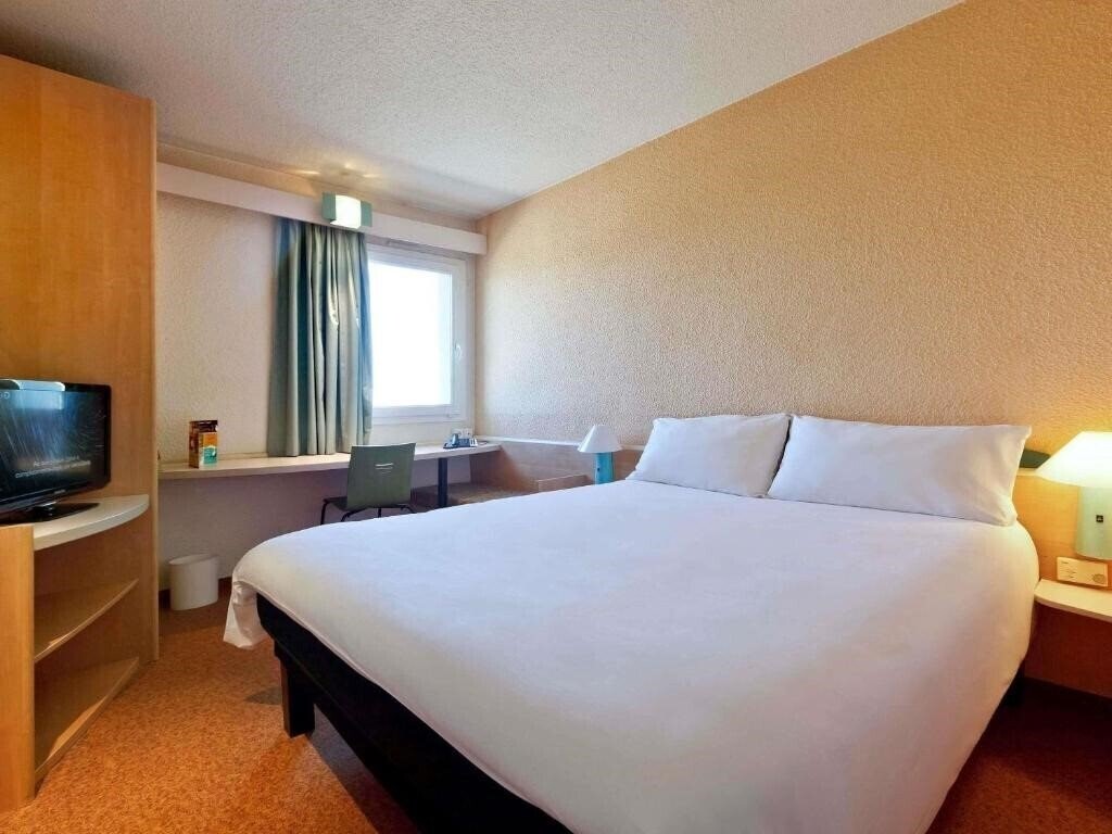 Отель Ibis Porto Sul Europarque 2*