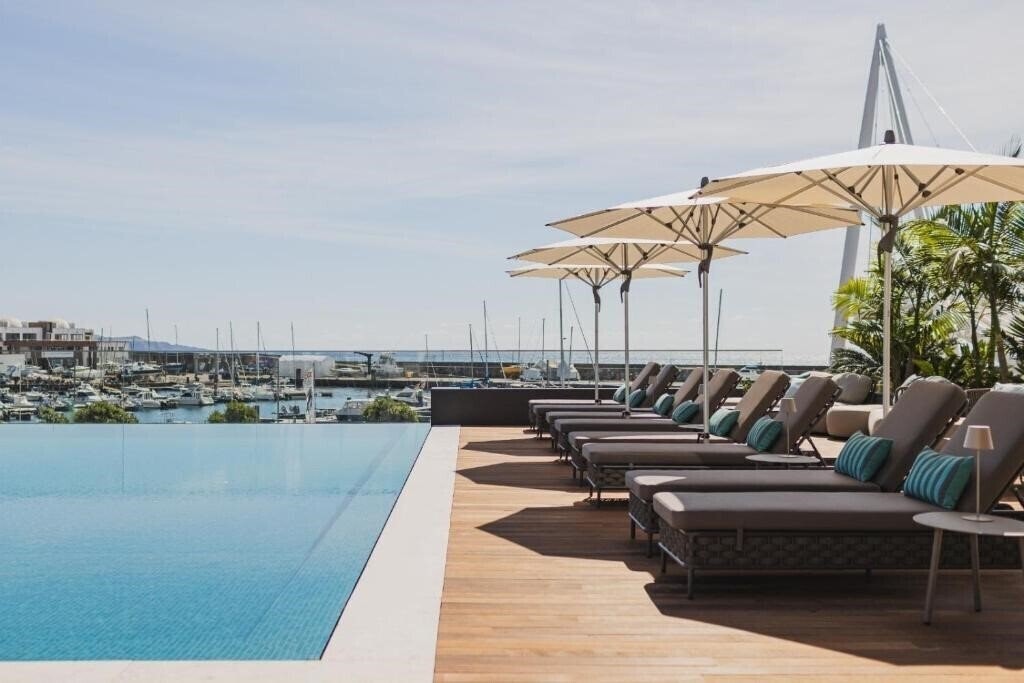 Отель Marina Atlantico 4*