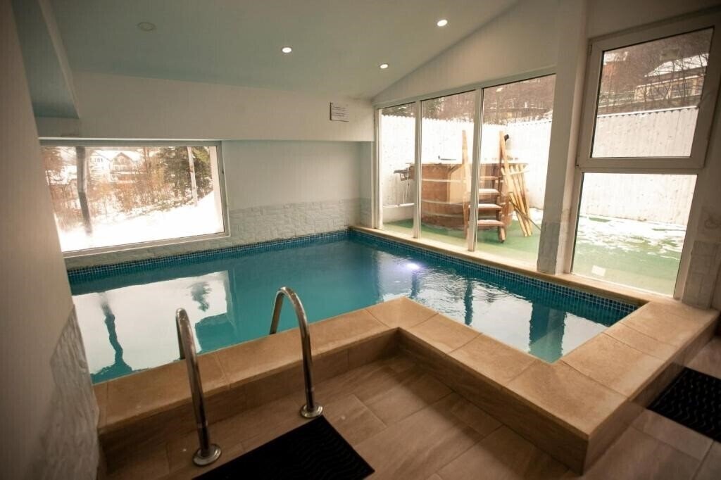 Изображение Andy Predeal 4*