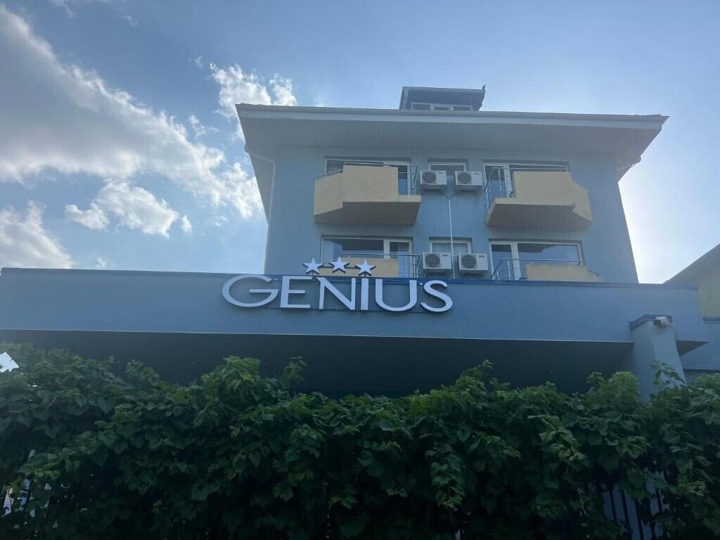 Отель Genius 3*