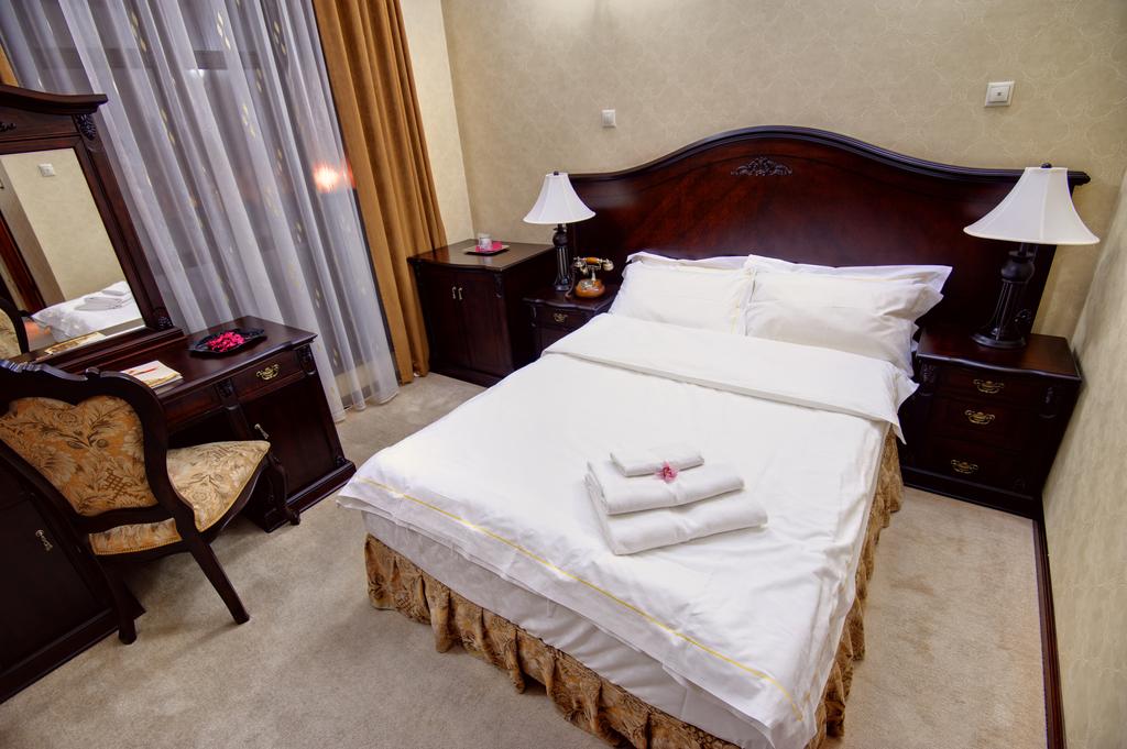 Картинка Carol 4*