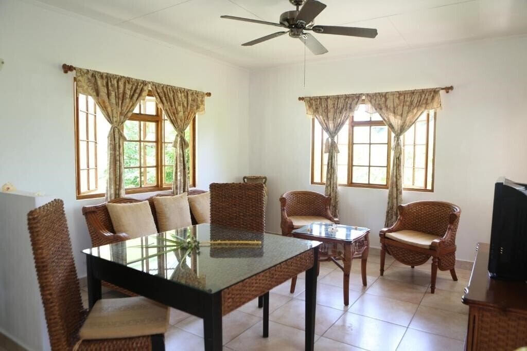 Картинка Le Surmer Self Catering Chalets 3*