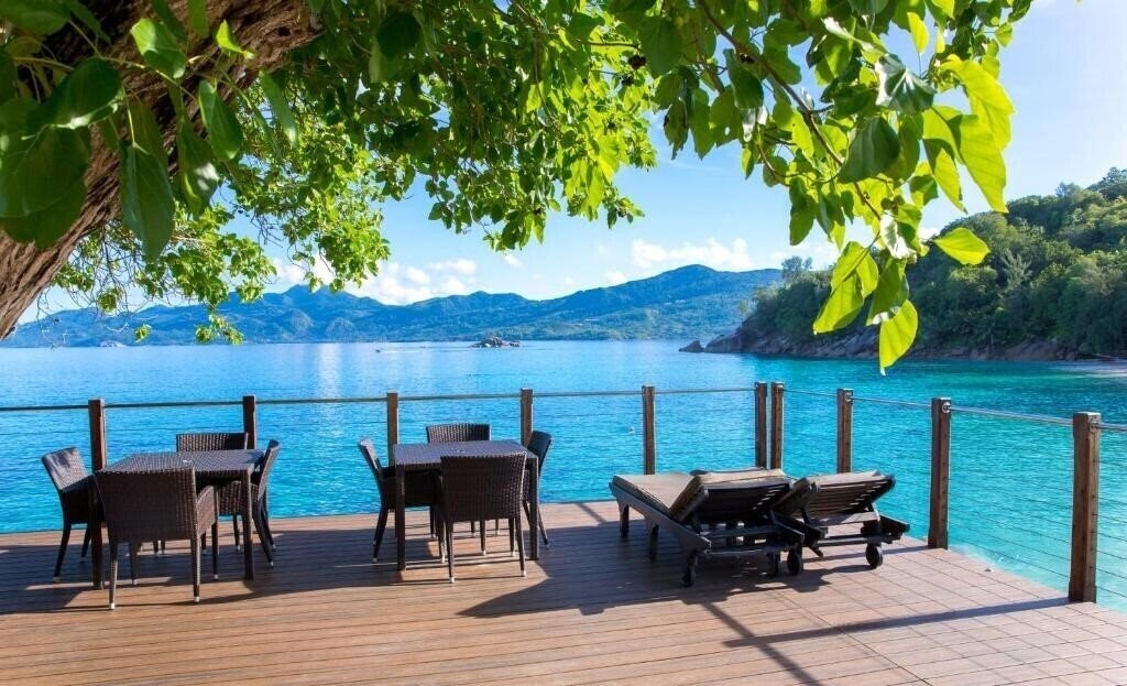 Отель Anse Soleil Beachcomber 4*