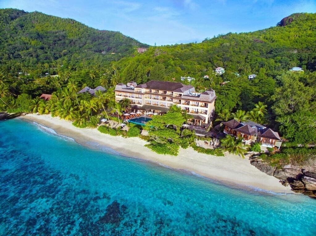 Отель Double Tree By Hilton Seychelles Allamanda Resort & SPA 4*