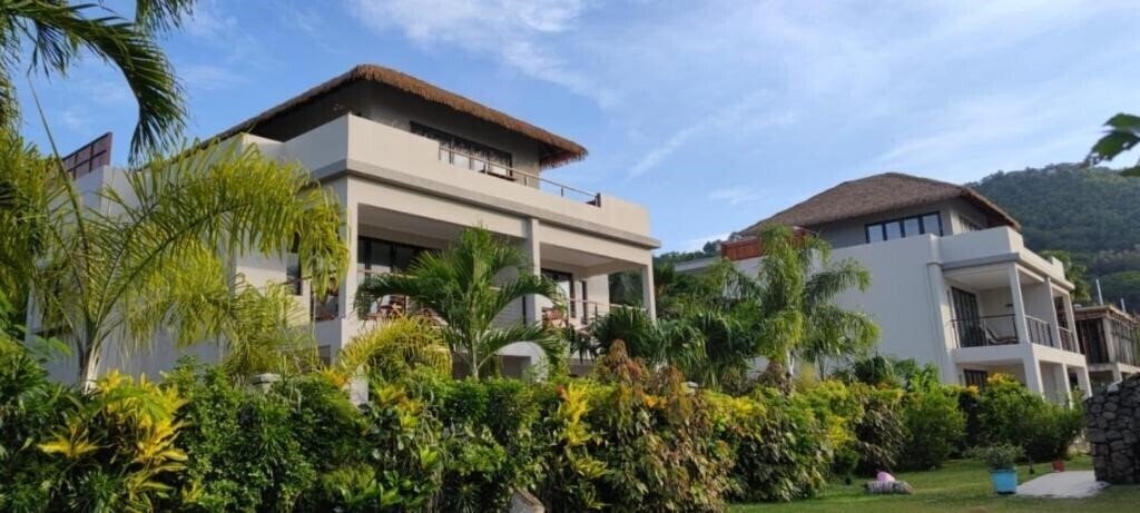 Отель Blue Lagoon Chalets 3*