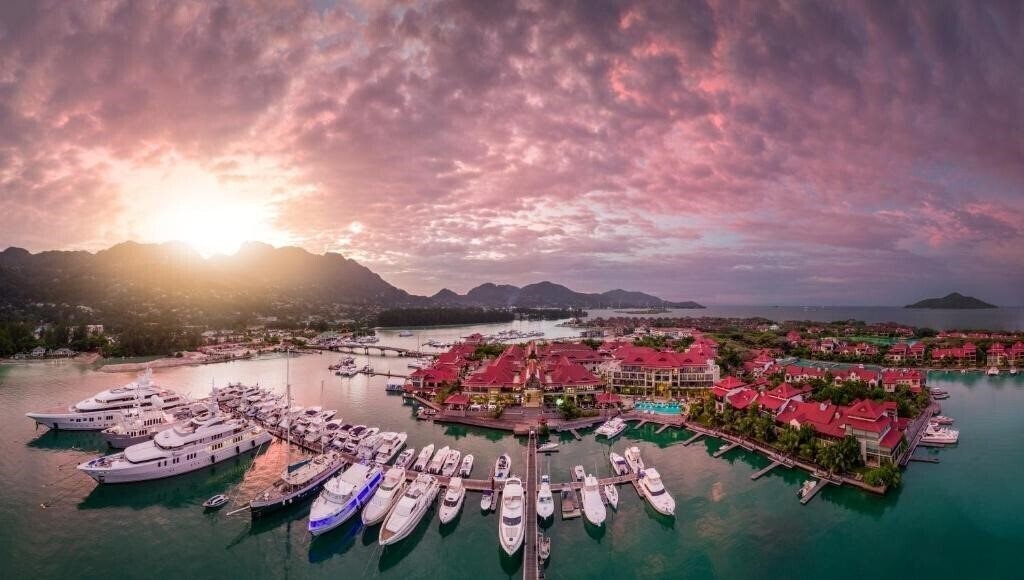 Отель Eden Bleu 5*