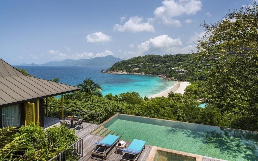 Отель Four Seasons Resort Seychelles 5*