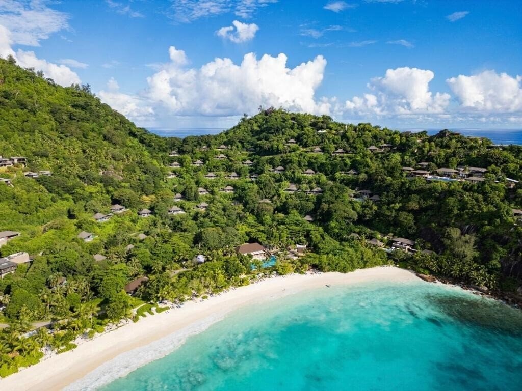 Отель Four Seasons Resort Seychelles 5*