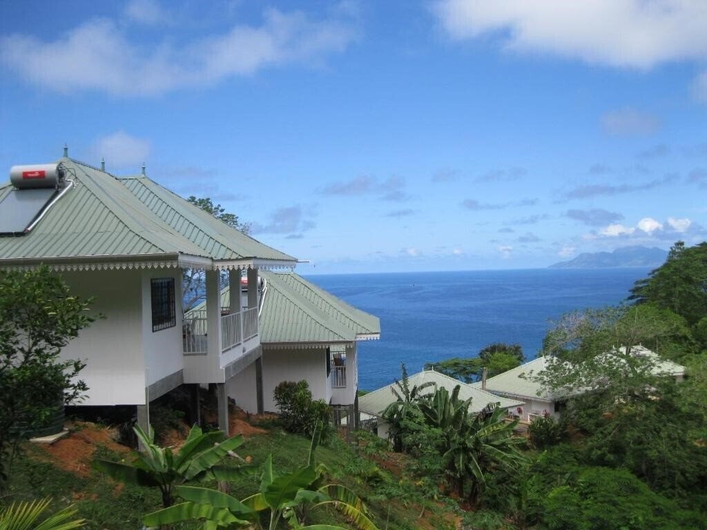 Отель Chepsted Chalets 3*