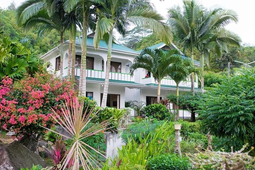 Изображение Evergreen Apartments 3*