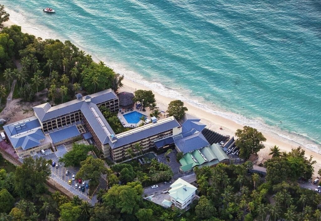 Отель Savoy Hotel Coral Strand Seychelles 4*