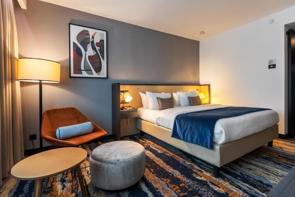 Фото Crowne Plaza 4*