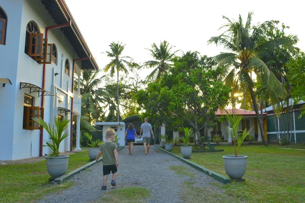 Фото Negombo Village Guest House 1*