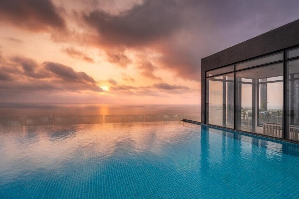 Отель Movenpick Hotel Colombo 5*