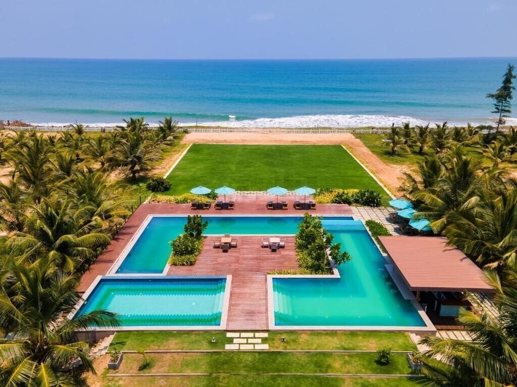 Отель Aprota Villas Arugambay 5*