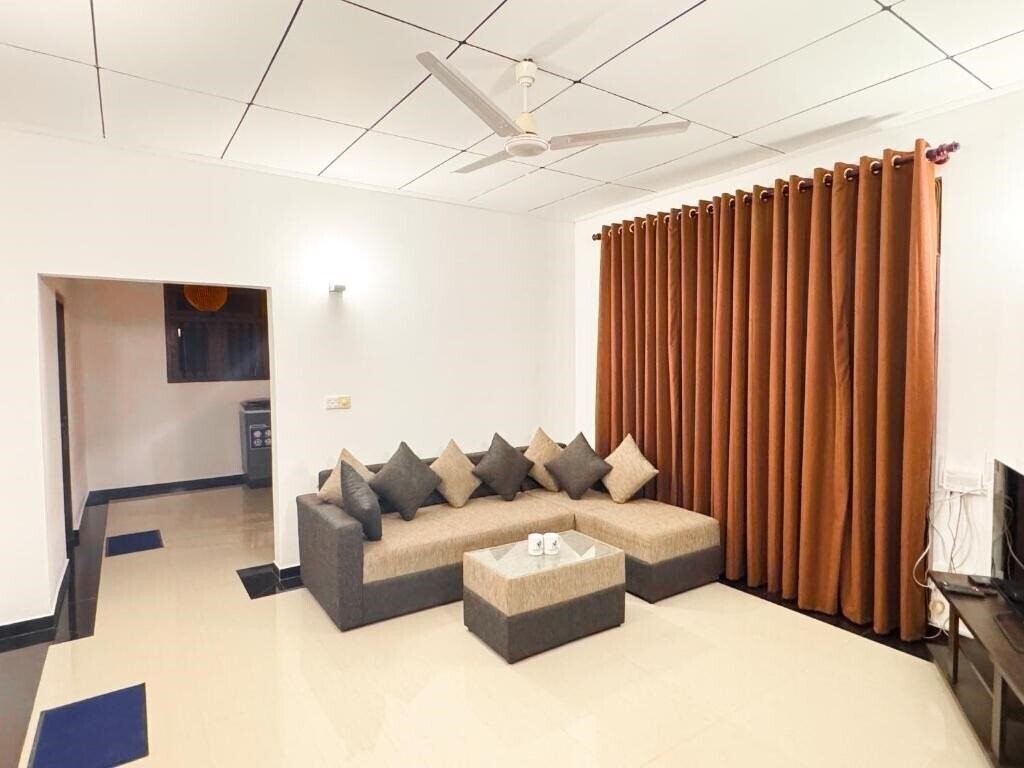 Изображение Lira - Unawatuna 2*