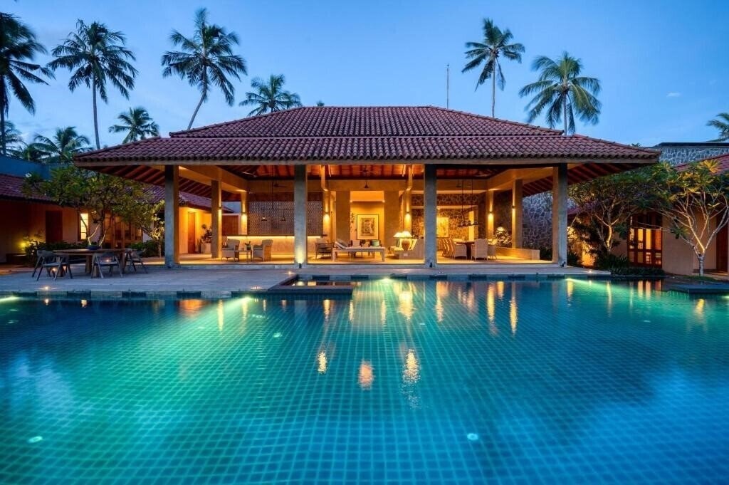 Отель Kirana by The One Group of Hotels 3*