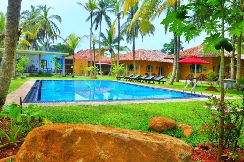 Отель Kurumba Villas 3*