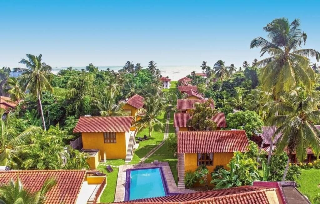 Отель Muthumuni Beach Resort. 3*