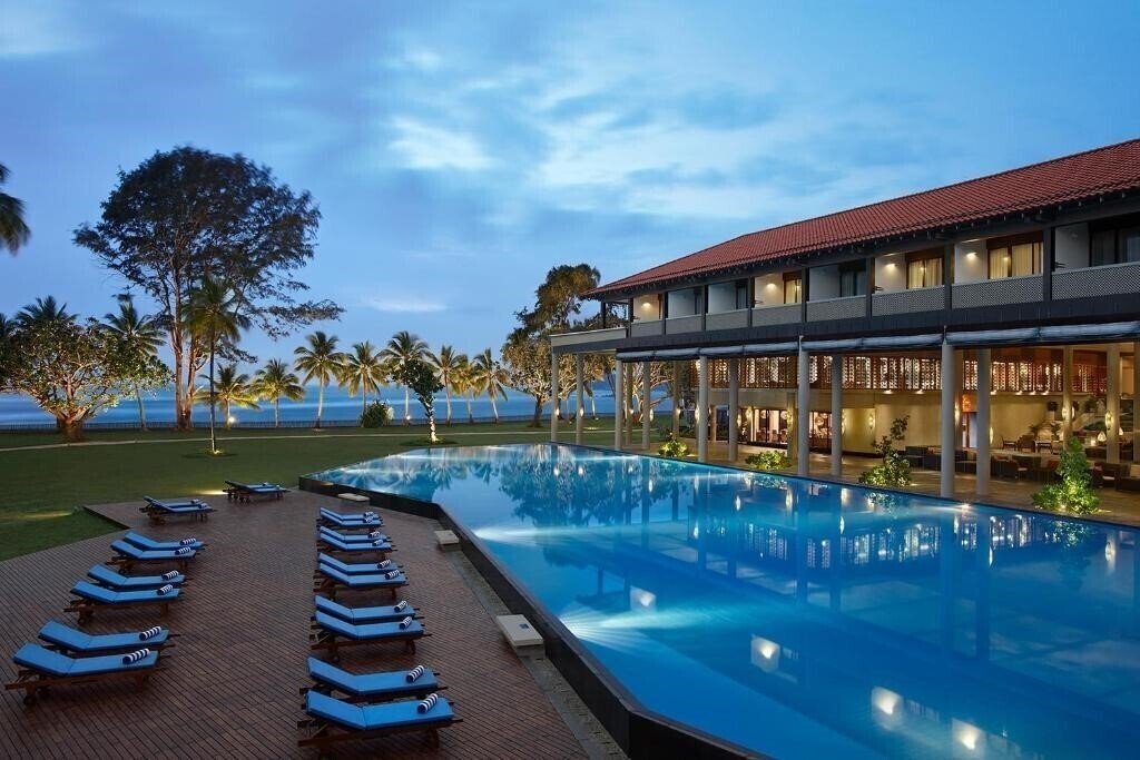 Отель Cinnamon Bey Beruwala 5*