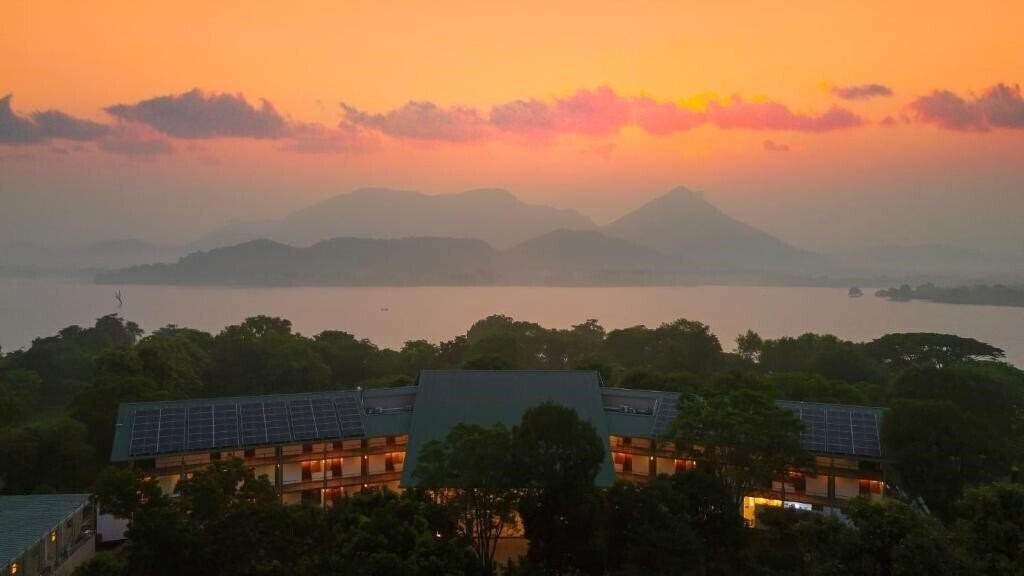 Отель Amba Yaalu - Thema Collection (ex. Amba Yaalu Kandalama) 5*