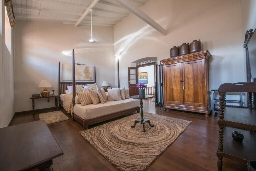 Отель Taru Villas Lighthouse Street 5*