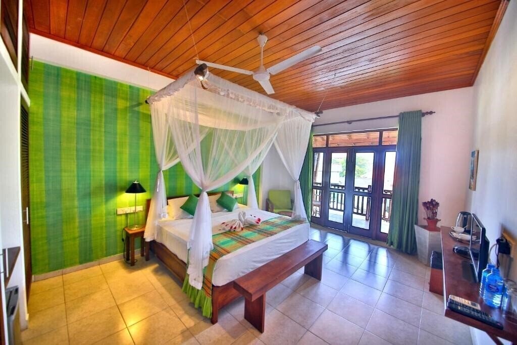 Изображение Rock Side Beach Resort 3*