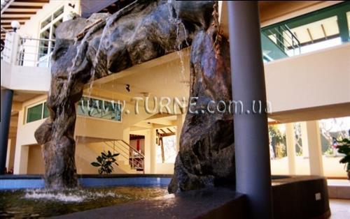 Отель Emerald Bay 4*